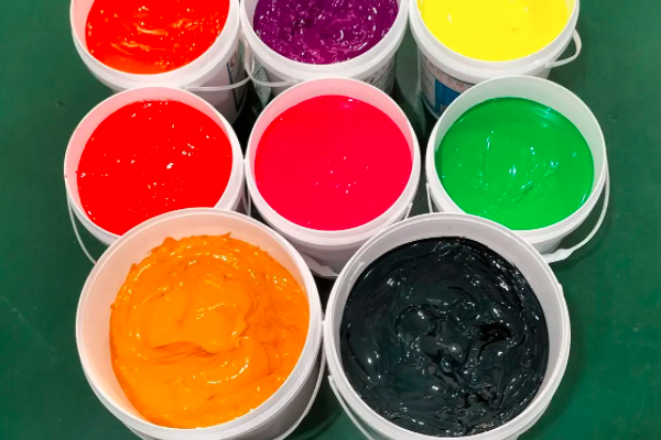Dalykai, į kuriuos reikia atkreipti dėmesį dažant plastikinius gaminius PU pigmentais